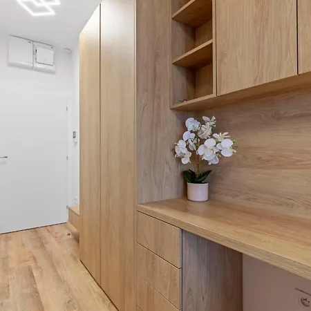 Apartment Modern Close To Stadions *